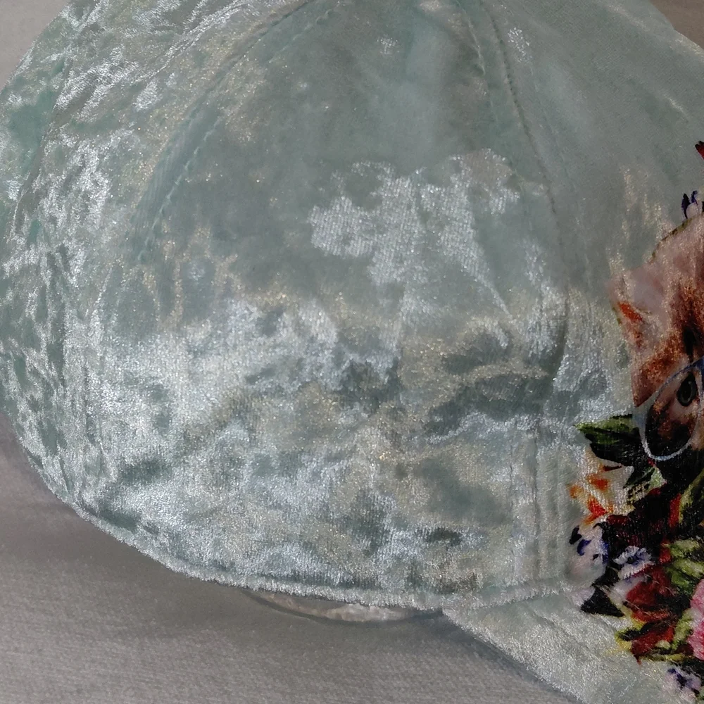 Adorable Velvet Cat Cap with Floral Design - Picture 5 of 7
